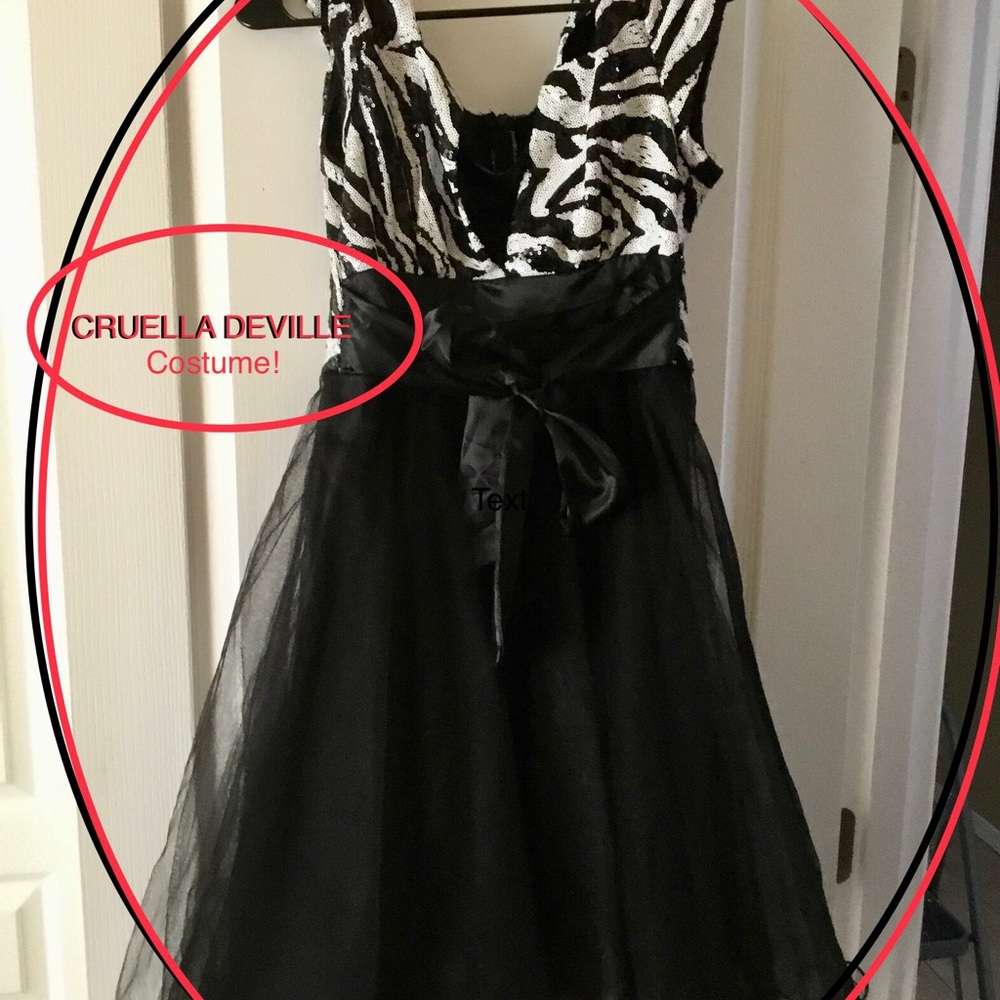 Dress Costumes CRUELLA DEVILLE